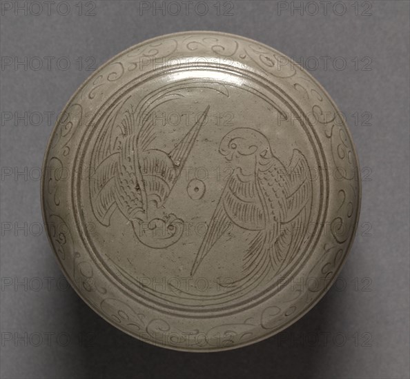 Covered Box with Double-Parrot Design (lid), 960-1127. China, Zhejiang province, Northern Song dynasty (960-1127). Glazed stoneware with incised decoration, Yue ware;