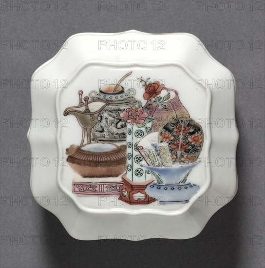 Square Covered Box with Hundred Antiquities (lid), 1723-1735. China, Jiangxi province, Jingdezhen, Qing dynasty (1644-1912), Yongzheng reign (1722-1735). Porcelain with famille rose overglaze enamel decoration; overall: 4 x 7.5 cm (1 9/16 x 2 15/16 in.).