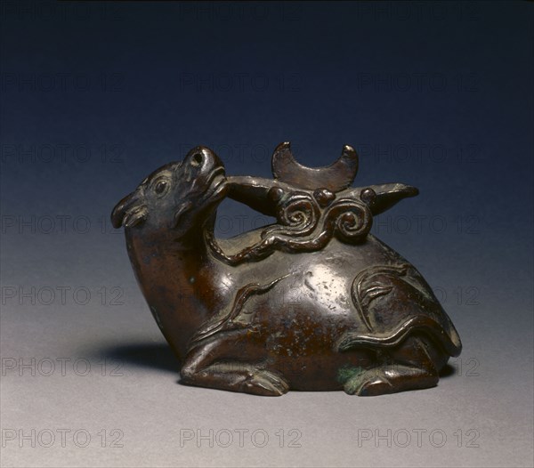 Mirror Stand in the Shape of an Ox, mid 17th Century - early 20th Century. China, Qing dynasty (1644-1911). Bronze; overall: 9.6 x 7.8 cm (3 3/4 x 3 1/16 in.).