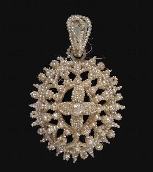 Pendant (Parure), c. 1850. England, 19th century. Seed pearl on Mother-of-Pearl; overall: 6 cm (2 3/8 in.).