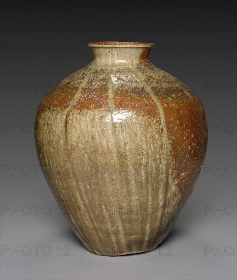 Storage Jar (Tsubo), late 15th century. Japan, Muromachi period (1392-1573). Stoneware with natural ash glaze (Shigaraki ware); diameter: 43 cm (16 15/16 in.).