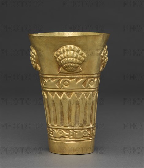 Beaker with Shells, 900-1100. Central Andes (Peru), Lambayeque (Sicán) people, 10th century-12th century. Gold, hammered; overall: 14.6 x 10.2 cm (5 3/4 x 4 in.).