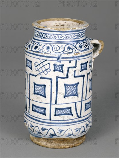 Jar with a Kufic Pattern; Montelupo, Italy; mid-15th century; Tin-glazed earthenware; 18.1 x 9.5 x 13 cm