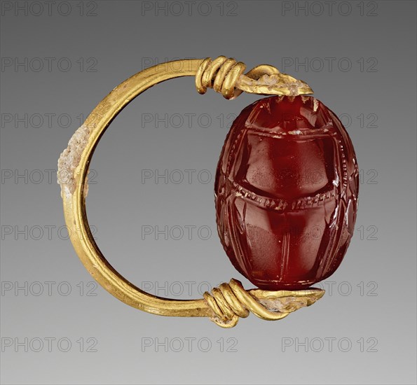 Gem Engraved with an Archer, Possibly Odysseus; Etruria; 425–400 B.C; Carnelian and gold; 0.7 × 1.5 × 1.1 cm