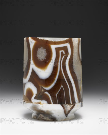 Agate Cup; Iran, ?, 2nd century B.C; Agate; 9.7 × 7 cm, 3 13,16 × 2 3,4 in