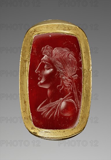 Ring with an Engraved Gem; 1st century B.C; Gem: ruby red carnelian: ring: gold; 2.2 × 1.3 × 0.3 cm, 7,8 × 1,2 × 1,8 in