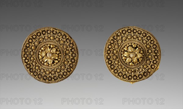 Pair of Disk Earrings; Etruria; late 6th century B.C; Gold; 4.2 cm, 1 5,8 in