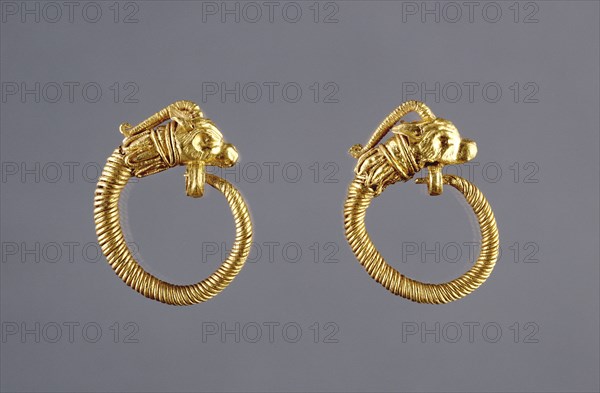 Hoop Earrings with Antelope Head Finials; Alexandria, Egypt; 220 - 100 B.C; Gold; 2.2 cm, 7,8 in