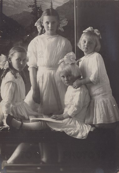 Four Young Girls; Louis Fleckenstein, American, 1866 - 1943, about 1907; Gelatin silver print; 16.8 x 11.1 cm 6 5,8 x 4 3,8 in