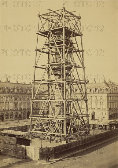 Le Restauration de la Colonne Vendôme après la Commune; Charles Marville, French, 1813 - 1879, Paris, France; 1871; Albumen