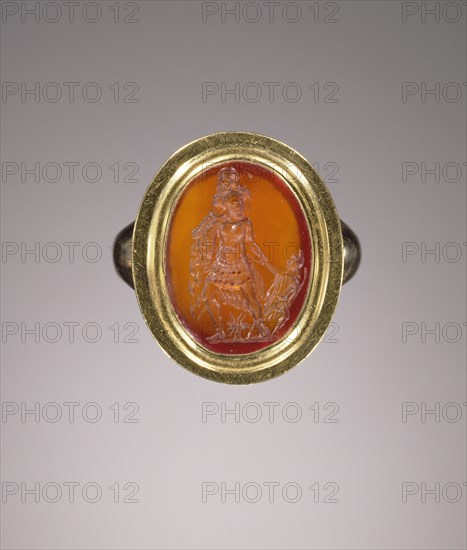 Aeneas and Anchises Escaping from Troy; Roman Empire; 1st century; Gem: carnelian; Ring: gold; 1.4 cm, 9,16 in