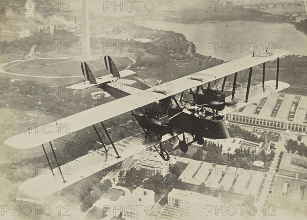 Flying airplane above Washington D.C; Fédèle Azari, Italian, 1895 - 1930, Washington, District of Columbia, United States