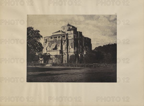 Madura. The Tunkum from East; Capt. Linnaeus Tripe, English, 1822 - 1902, Madura, India; 1858; Salted paper print from a paper