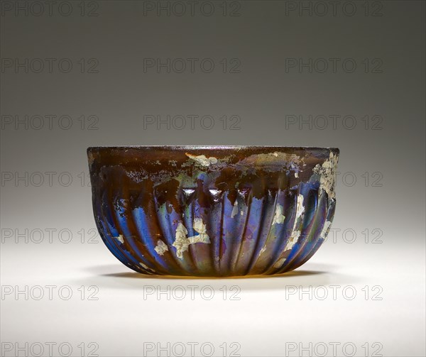Ribbed Bowl; Eastern Mediterranean; end of 1st century B.C. - beginning of 1st century A.D; Glass; 5.6 x 11.1 cm