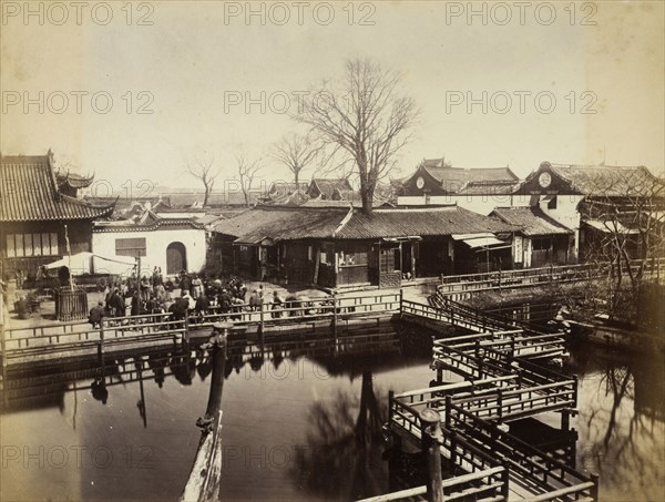 Shanghai, Listening to the storyteller at the tea pavilion near the City God Temple, Shanghai, Views of 19th-century Shanghai