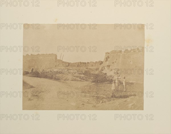 Seconda breccia in Villa Barberini, Fotografi di Roma 1849, Lecchi, Stefano, 19th century, c. 1849, salted paper prints, 43 x 31