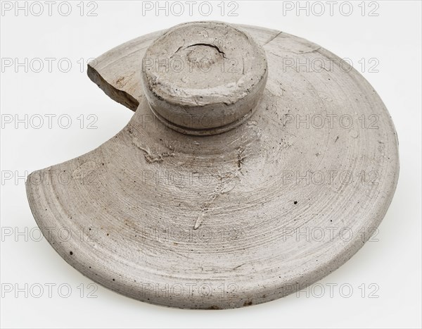Stoneware lid fragment with button, lid closure pot holder soil find ceramic stoneware icing salt glaze, hand-turned glazed