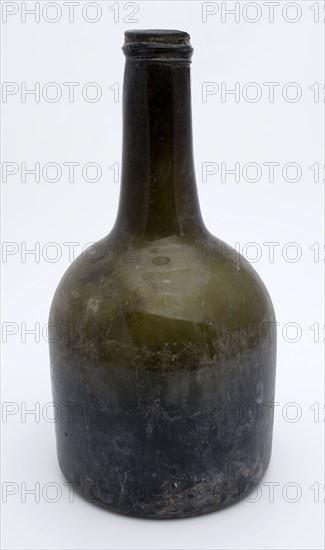 Cylindrical (wine) bottle, clock model, bottle holder soil find glass, free blown and molded in mold blown glass application