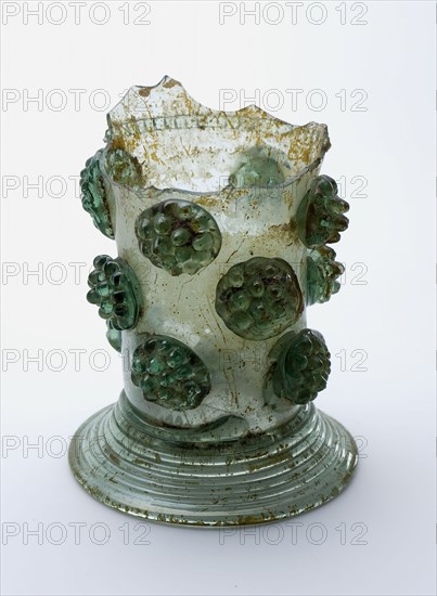 Fragment of soil, stem and calyx of roemer, roemer drinking glass drinking utensils tableware holder soil find glass forest