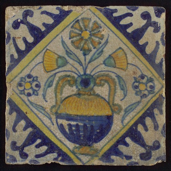 Flower tile, flowerpot in square, corner pattern palmet, wall tile tile sculpture ceramic earthenware glaze, baked 2x glazed