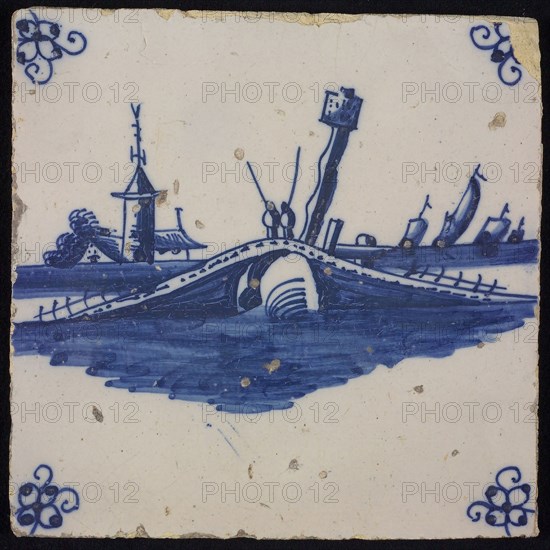 Scene tile, blue with landscape with an arch bridge with two fishermen, corner motif spider, wall tile tile sculpture ceramic