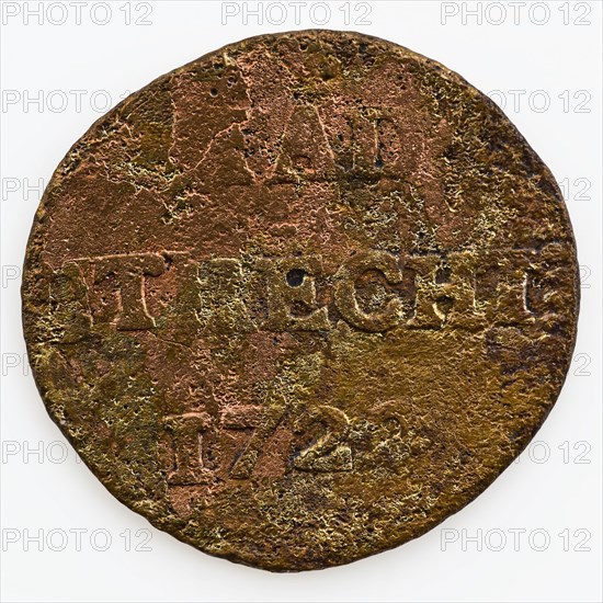 Duit, copper Dutch coin worth 2 penning, CITY UTRECHT 1722, money coin swaps soil find copper metal, minted German beaten