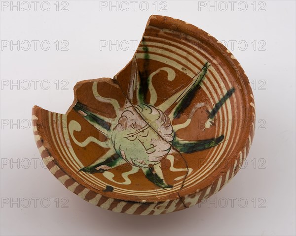 Werra bowl, mirror decor with six-pointed star or cloud with incised face, bowl crockery holder soil find ceramic earthenware