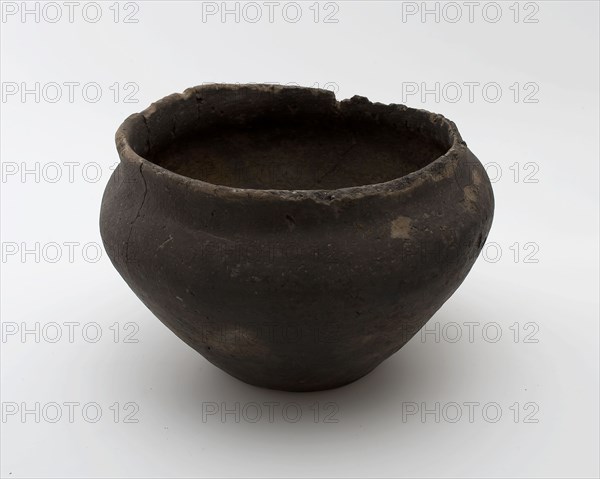 Conical shaped pot on stand with upright neck, Roman indigenous pottery, pot holder soil find ceramic pottery, hand shaped