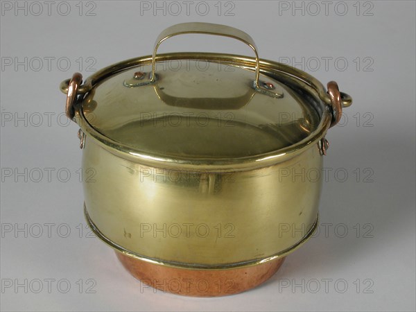 metal worker: Gresnich, Yellow copper miniature cooking kettle, kettle kitchenware miniature toy relaxant model copper brass tin