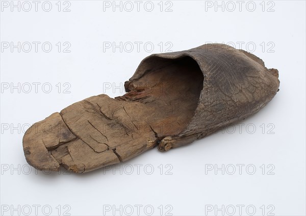 Leather mules, footwear with leather nose piece and wooden sole, shoe footwear clothing soil find leather wood, w 7.7 tanned cut