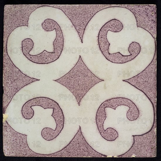 F.J. Kleyn, Purple sprinkled tile on white, central decor of four indented identical laterally connected pretzel shapes, wall