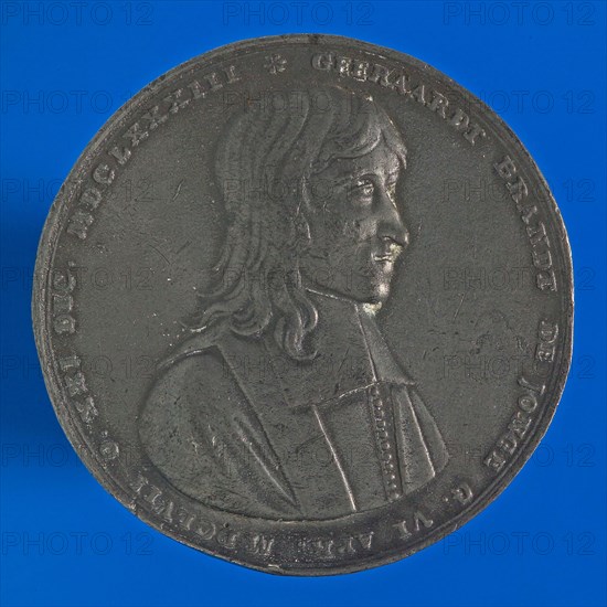 R. Arondeaux, Medal on the death of Geeraardt Brandt de Jonge, death medal penning footage silver, bust half to the right