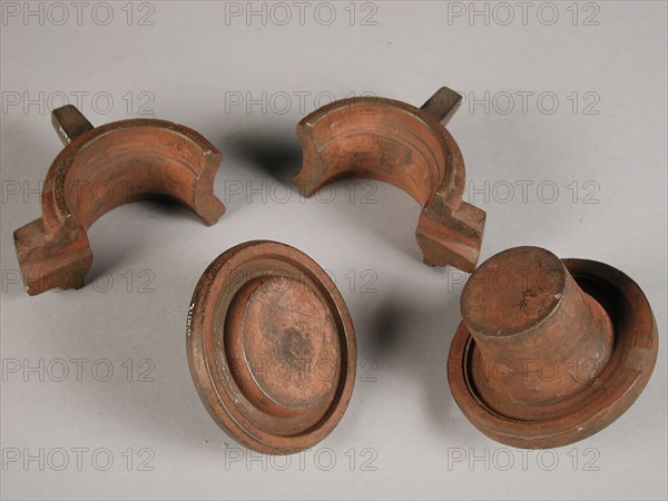 Four-piece bronze mold for salt shaker, mold casting tool tools base metal bronze, molded turned Four-piece bronze mold