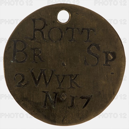 Fire spray of Rotterdam 1725, fire brigade penny identification carrier copper, engraved: ROTT w. SP. 2 WYK No 17 Rotterdam fire
