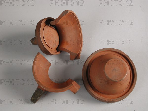Four-piece bronze mold for top of jug, cast molding tool tools base metal bronze, cast turned Four-piece bronze mold for casting