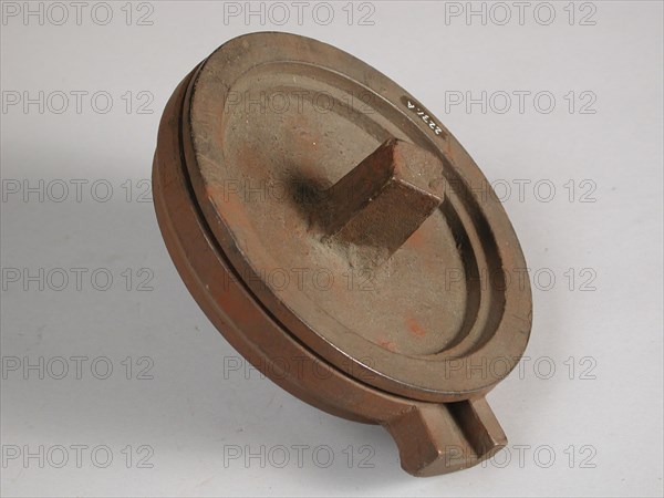 Two-piece bronze mold for soil of pot or pot, mold casting tool tools equipment base metal bronze, cast twisted Two-piece bronze