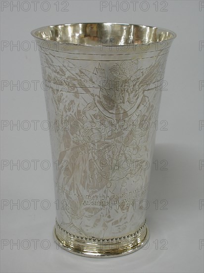 Lucas Stender, Silver cup with engraved inscription: DAER VRE IS DAER IS GODT. DAER TWIST IS DAER IS SPOT. DAER LOSS IS DARGER