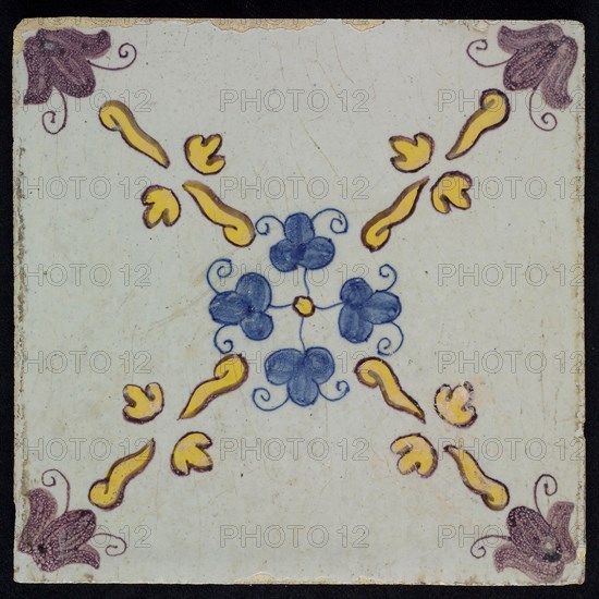 F.J. Kleyn, Ornament tile, clovers, Rotterdammer cross rose, corner motif flower?, wall tile tile sculpture ceramic earthenware