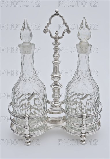 Silversmith: Hendrik van Beest, Silver oil and vinegar set with two identical crystals with two identical caps, oil and vinegar