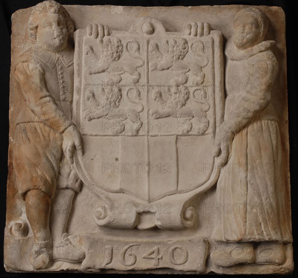 Stone with arms of Rotterdam, with orphan boy and orphan girl and 1640, facing stone sculpture sculpture building component