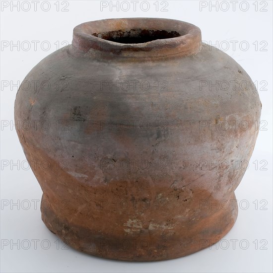 Heavy pottery pot on wide stand ring, round and stocky model, pot holder ceramic earthenware glaze lead glaze, hand-turned