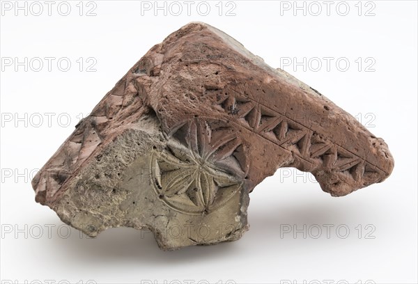 Fragment earthenware spit semi-trailer, triangular model with carving trim, spit trailer lower found ceramic earthenware, hand
