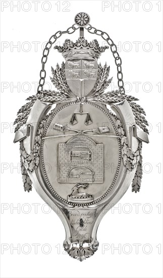 Silversmith: Abraham de Lange, Silver shield with bread pie, and Koekebakkersgilde 1796, coat of arms information form silver