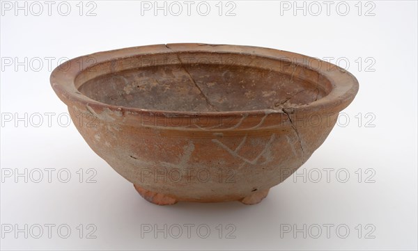 Earthenware bowl, unglazed, on three stand lobes, bowl crockery holder soil find ceramic pottery, hand-turned baked Pottery dish