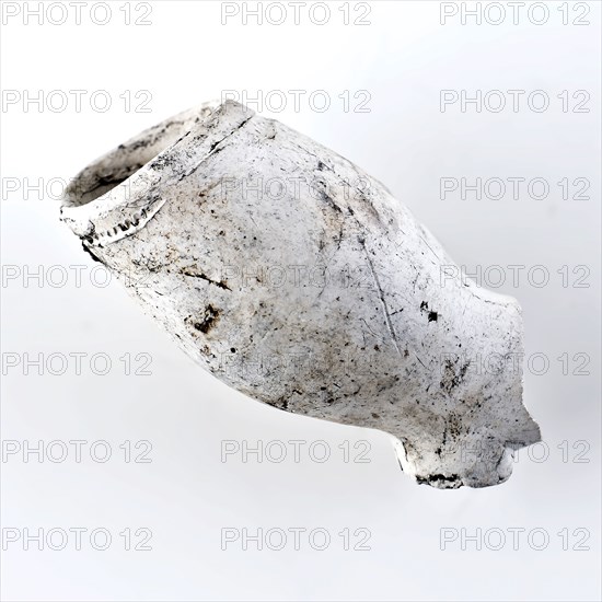 Clay pipe, unnoticed, with smooth handle, clay pipe smoking equipment smoke floor pottery ceramics pottery, pressed finished