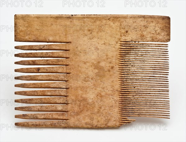 Fragment double leg comb with two finenesses, comb fragment soil found leg, sawn Legs comb with coarse and fine teeth