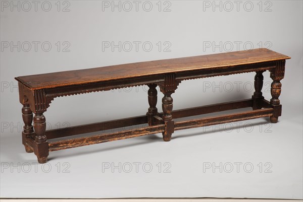 Oak renaissance bench of the Reformed Old Woman's House, bench seating furniture interior interior design oak wood timber, Bench