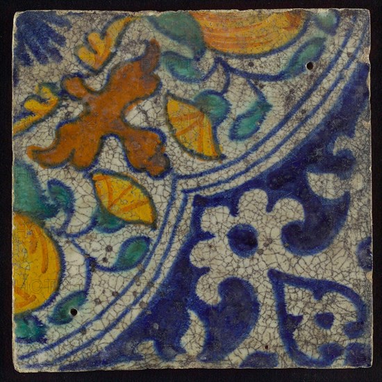 Ornament tile, diagonal ornament in quatrefoil with bows in which orange apples and flowers, palm corner, corner pattern rosette