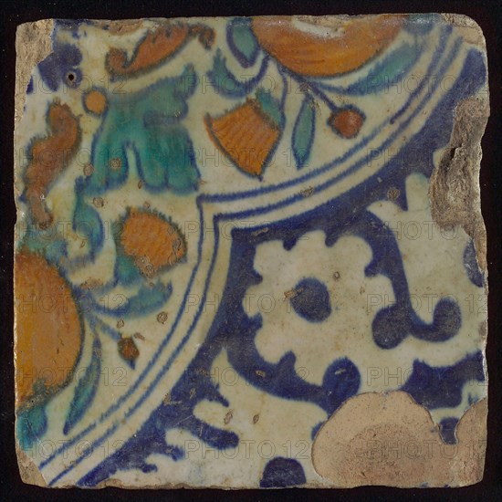 Ornament tile, diagonal ornament in quatrefoil with bows in which orange apples and flowers, palm corner, corner pattern rosette