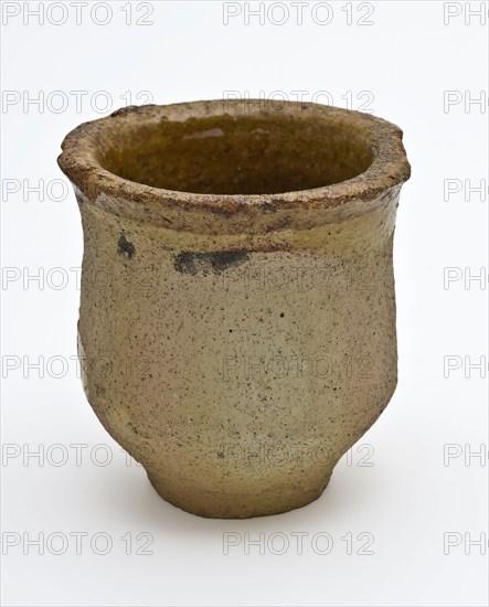 Ointment jar, red pottery, small foot, ointment jar pot holder soil find ceramic earthenware glaze lead glaze, hand-turned